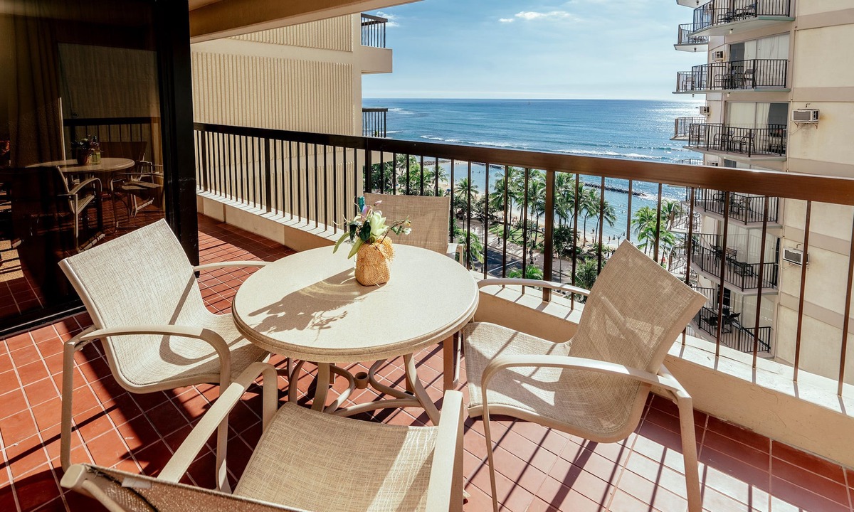 Waikiki Condo | Ocean View Paradise Escape at Waikiki Beach Tower Near Shops & Restaurants