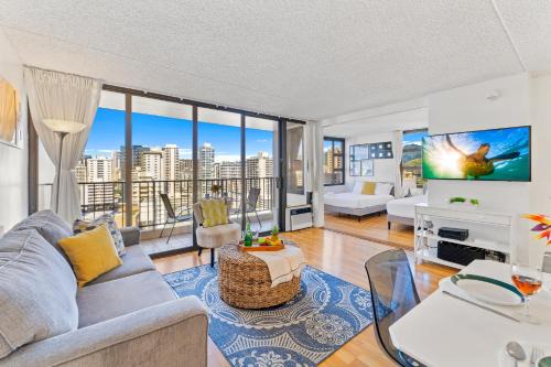 Waikiki Apartment | Ocean View, Steps to Waikiki Beach and Free Parking