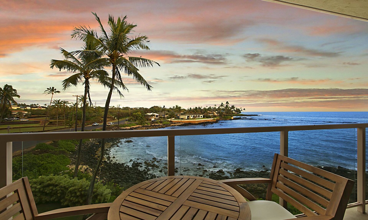Poipu Condo | Oceanfront Condo, steps to the ocean with AC, Lanai, Sunrise Views & Snorkeling