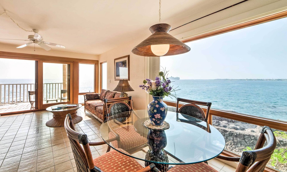 Kailua-Kona Apartment | Oceanfront Kailua-kona Townhome w/Pool & Views!