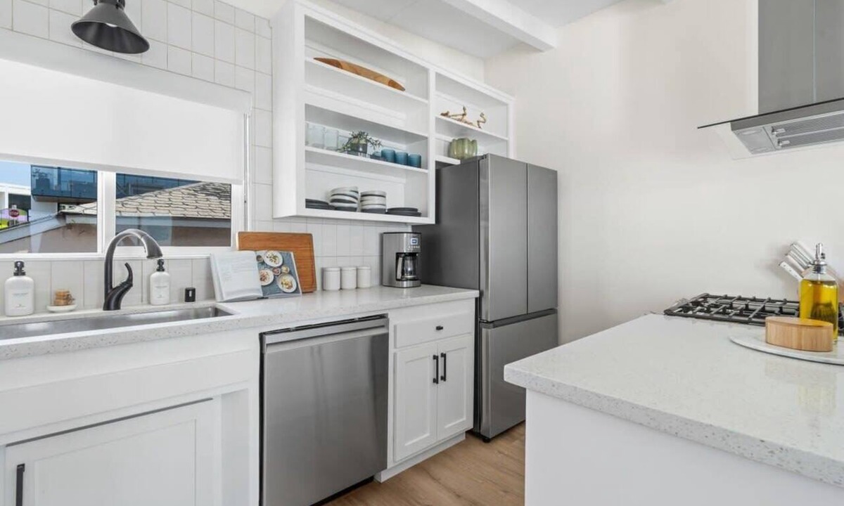 The Strand Apartment | Oceanview Suite | Balcony | Steps from the Beach