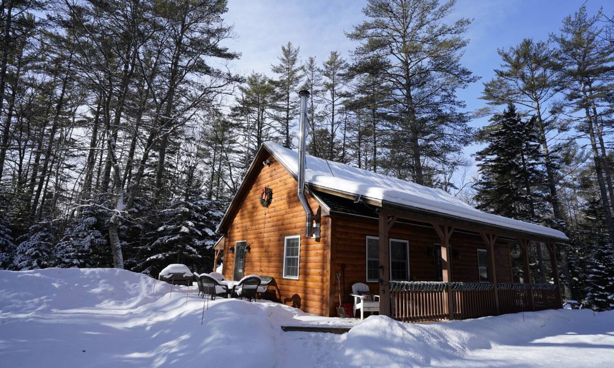Hanover Cabin | Ohana Cabin. 10 min from Sunday river on 5 acres. Dog friendly