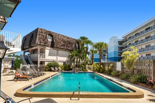 Avon By The Sea Apartment | Ola Grande - Beachside Condos with Pool next to Cocoa Beach Pier