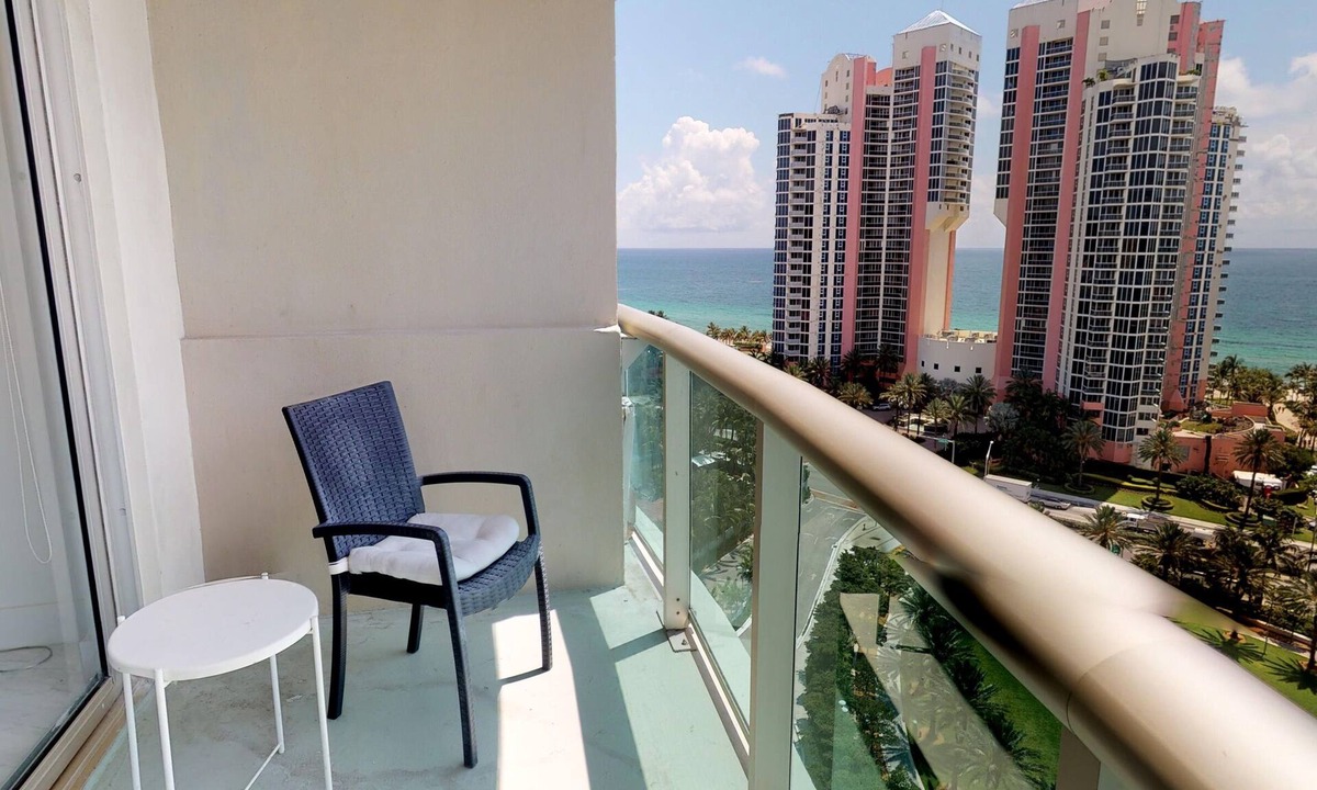 Sunny Isles Beach Condo | OR1621 - Ocean View 16th Floor Apt ! Great views !