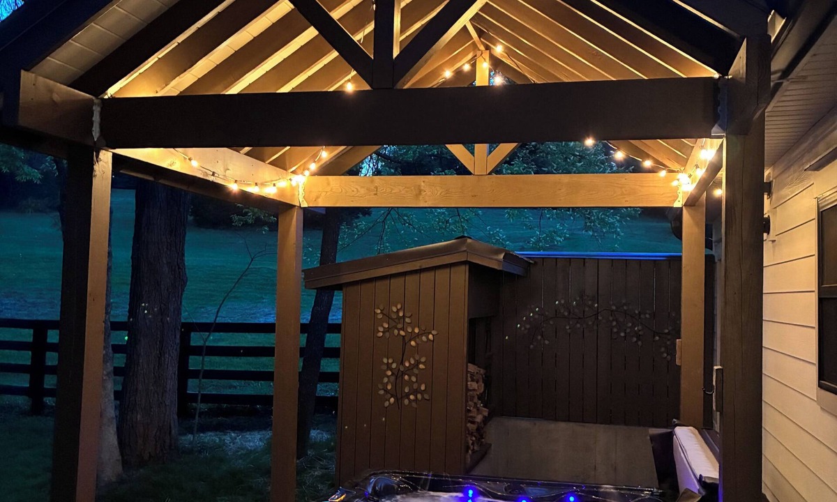 Lexington Cottage | Our Cottage is a perfect retreat for adults only in beautiful bluegrass region