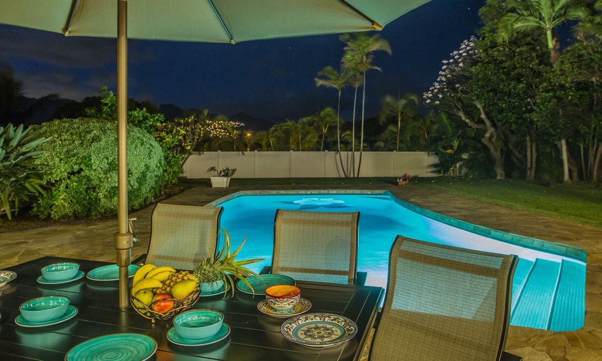 Portlock House | PARADISE PROMISED! Spacious 6 bedroom home. Minimum Stay