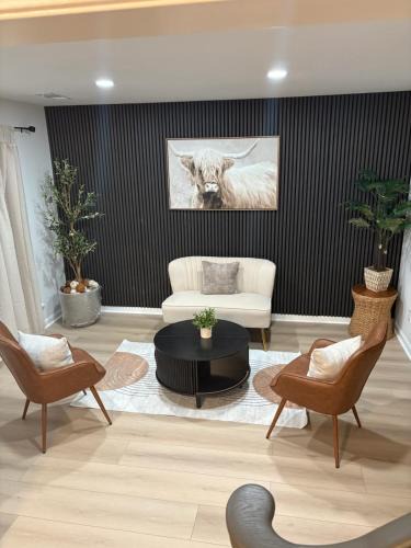 Sandtown House | Peach City Oasis Atl near Aquarium, Truist Park