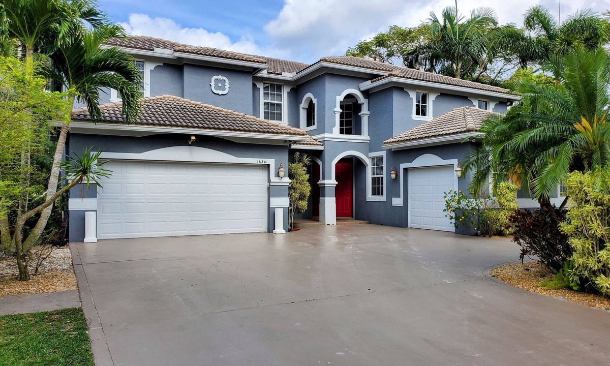 Jupiter Farms Villa | Perfect 5-bedroom spanish villa with AC and heated pool in gorgeous Jupiter