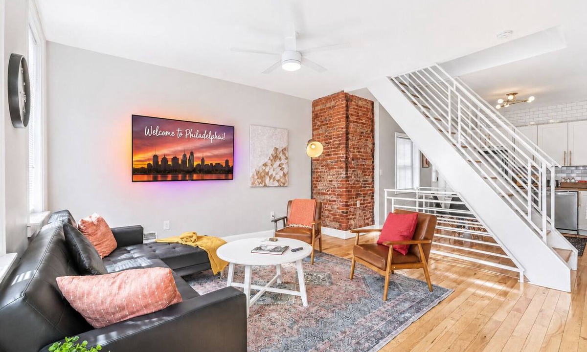 Northern Liberties House | Pet Friendly- Big- King Bed | A+ Location