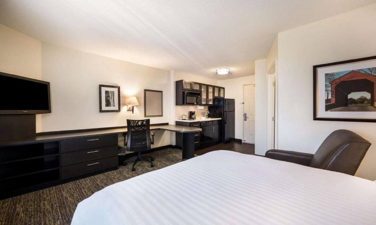 Gwinnett Place Hotel | Pet-friendly Room l Extended Stay Near to Nam Dae Mun Farmers Market – 0.5 mi