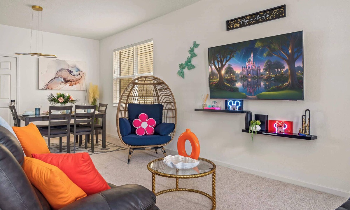 Davenport House | Port Mickey- Chic Family Home, 25 Min to Disney