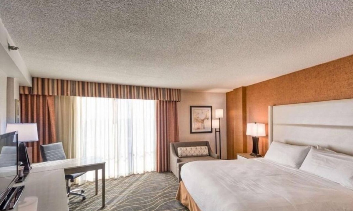 South Portland Hotel | Portland Escape Near Old Port Dining, Airport Shuttle & Indoor Pool