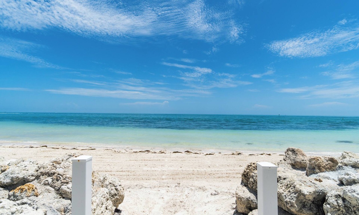 Key Colony Beach Condo | Pristine Oceanview Condo with Private Beach and Heated Pool