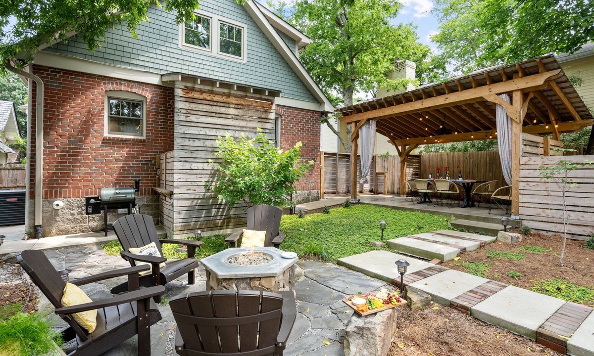 Hillsboro Village House | PRISTINE PROPERTY IN PRIME LOCATION — CHARMING ☆ SAFE ☆ WALK TO EVERYTHING