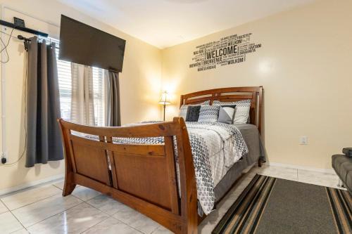 Fairvilla House | Private 1 Bed 1 Bath Orlando Oasis Shopping and Parks Nearby