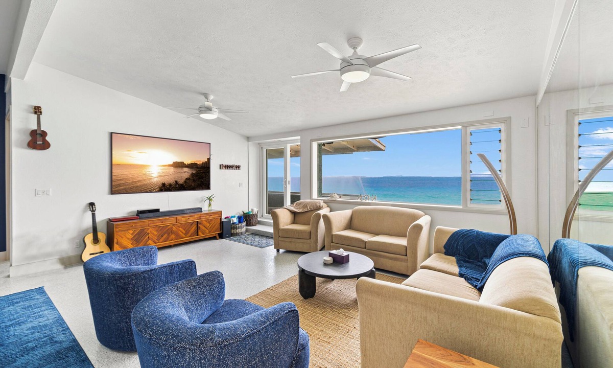 Waialua House | Private Beach, King Beds, 85" TV, BBQ, WD, Trails 2mins