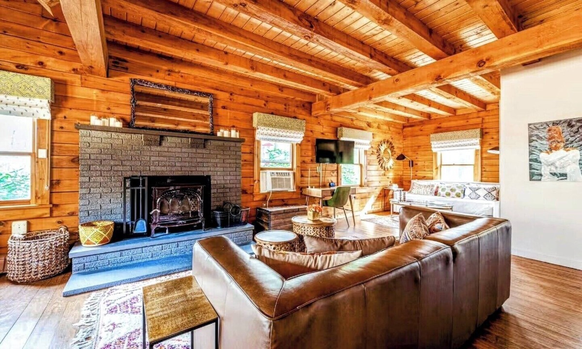 Stone Ridge Cabin | Private, Modern, Pet-Friendly Log Cabin Getaway on 6 Acres,