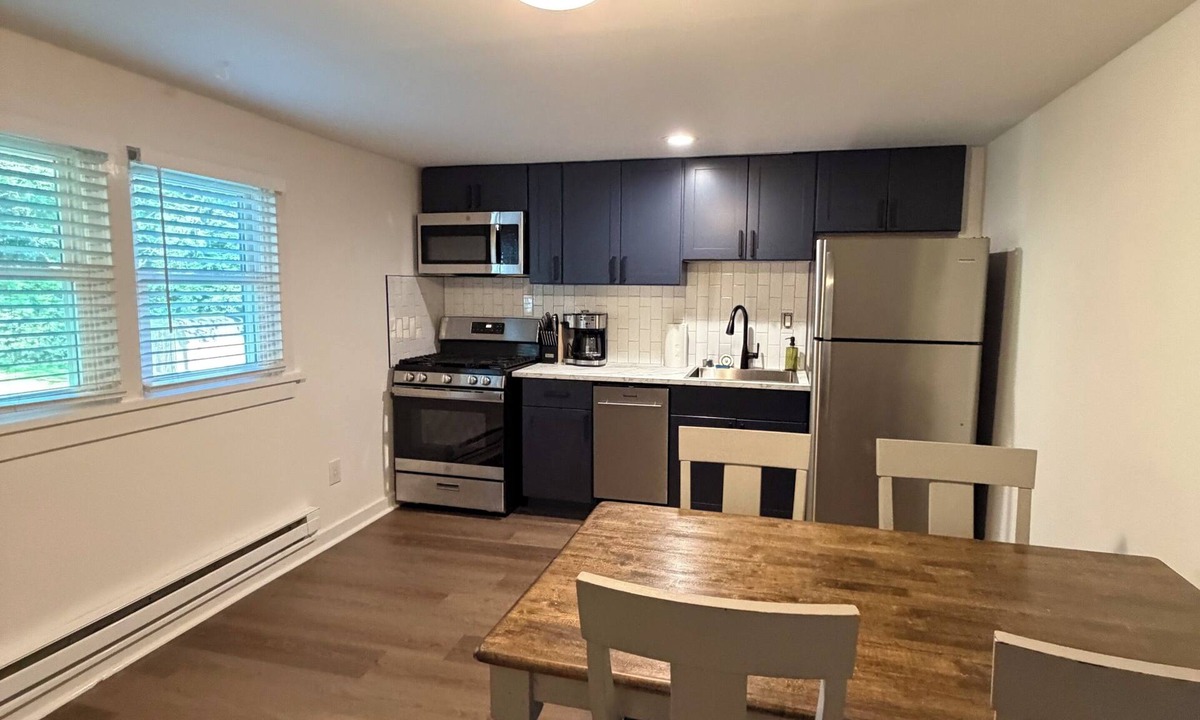 Gansevoort Apartment | Private Saratoga retreat - Travel Nurses, Business professionals, Professors