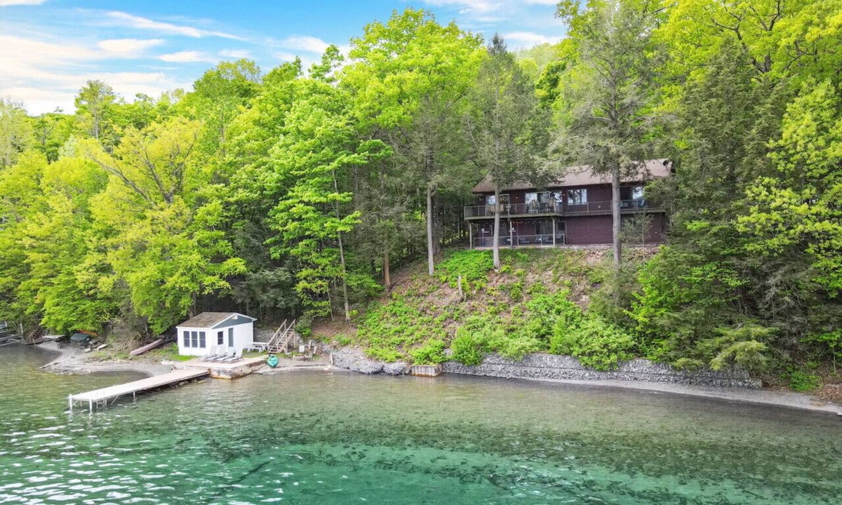 Moravia House | Private Waterfront-Sleeps 12