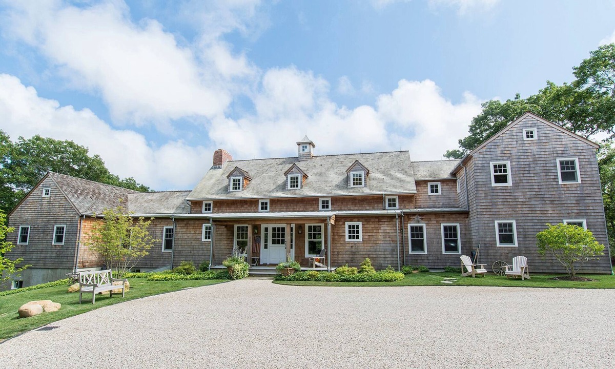 East Hampton House | Quiet, private East Hampton home with pool close to Round Swamp
