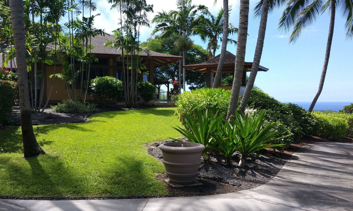 Honaunau-Napoopoo House | Rare Beauty and Luxury at Kealakekua Bay