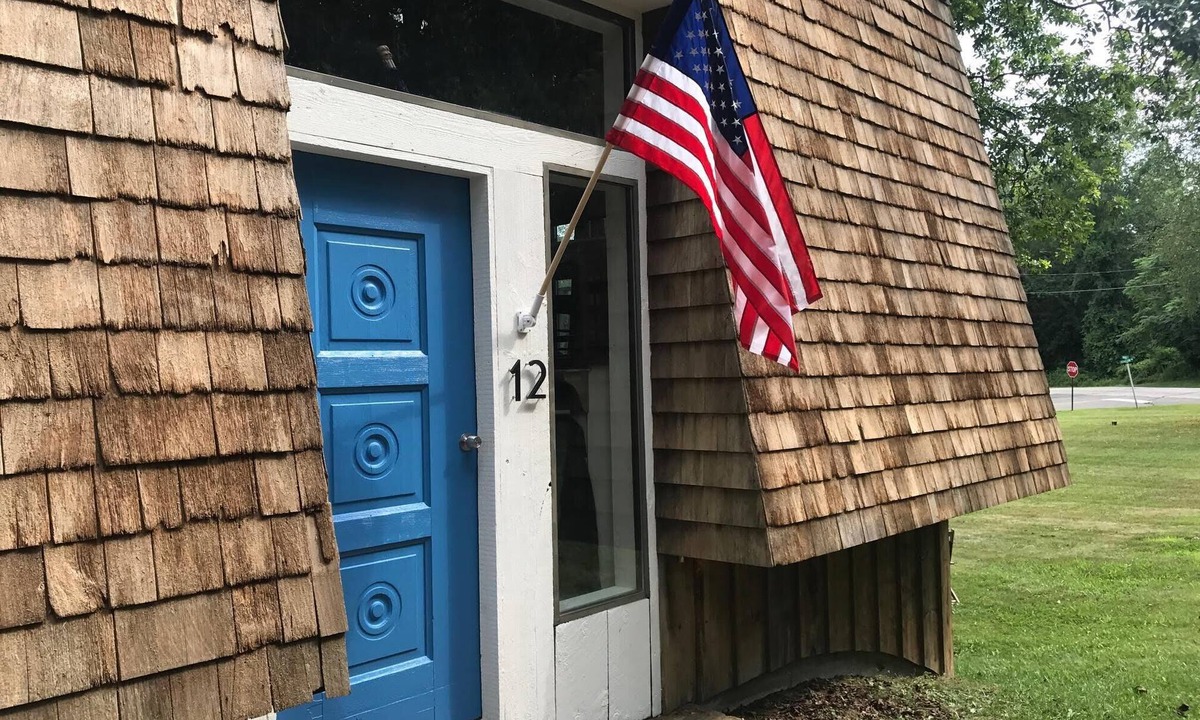 Shelter Island House | Relaxing Private Retreat Near Preserve. Pets Welcome!