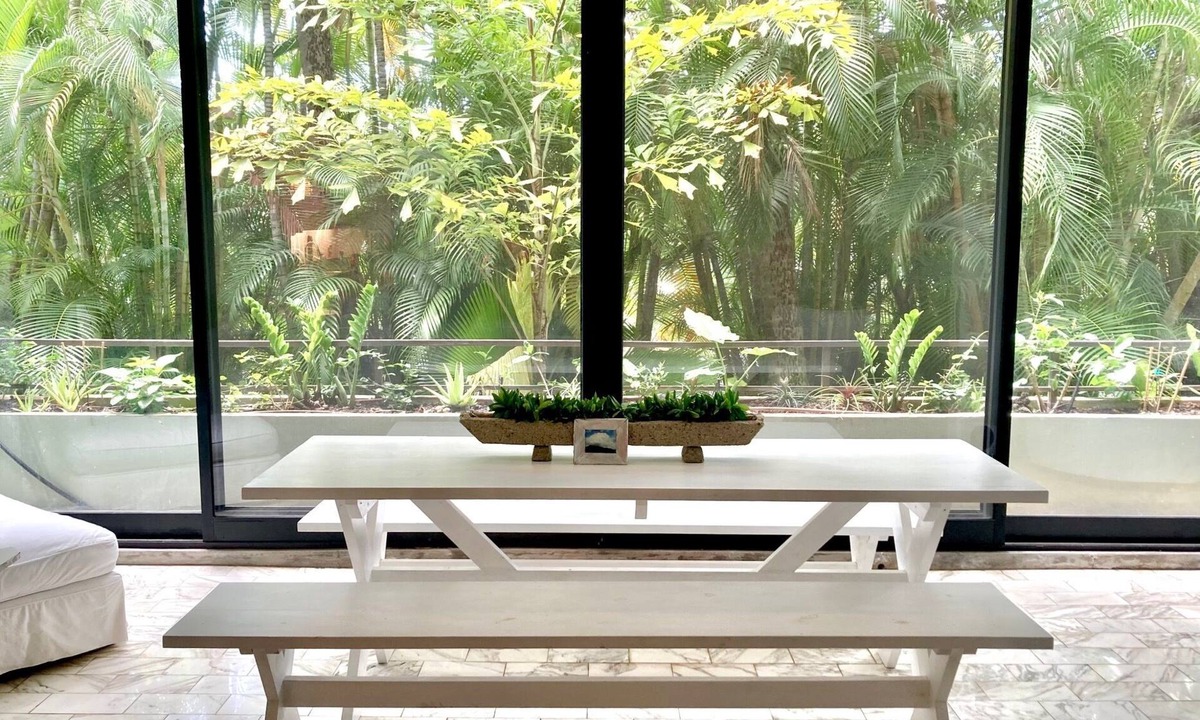 Kahala Condo | Relaxing tropical retreat near Diamond Head. Unwind and rejuvenate your senses.