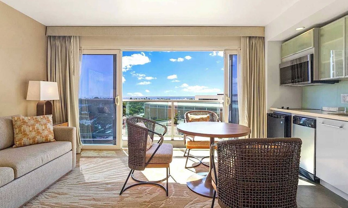 Ala Moana Condo | Renovated Ala Moana 1BR | Balcony & Mountain Views
