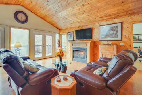 Sevierville House | Resort Cabin with Private Hot Tub!