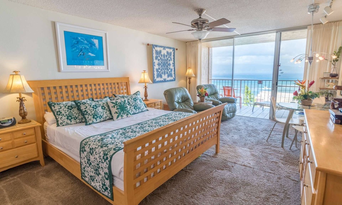 Kahana Condo | Royal Kahana 1104 - Oceanview Studio - Free Activities - Oceanfront Complex!