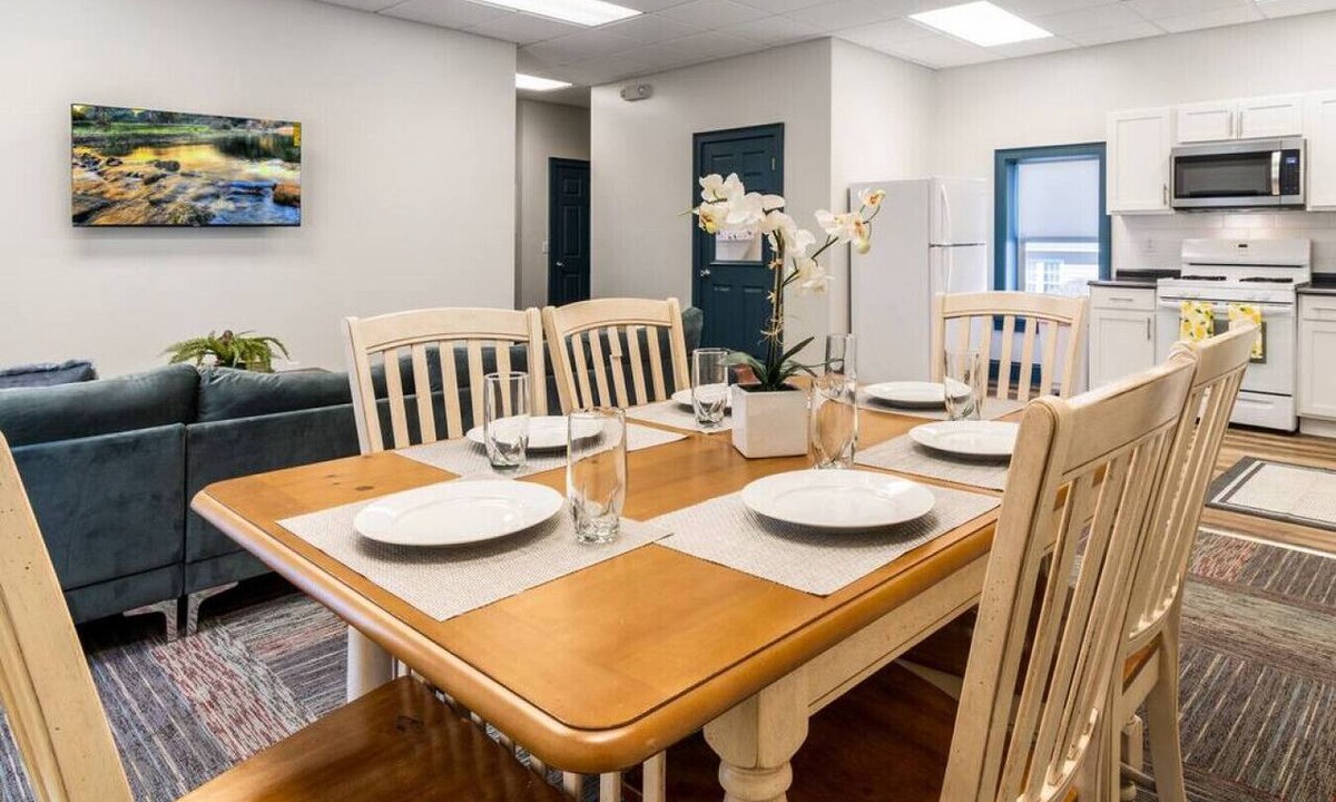 Scottsville Apartment | Scottsville 4-Bdrm Loft/Sleeps 6/Onsite Parking