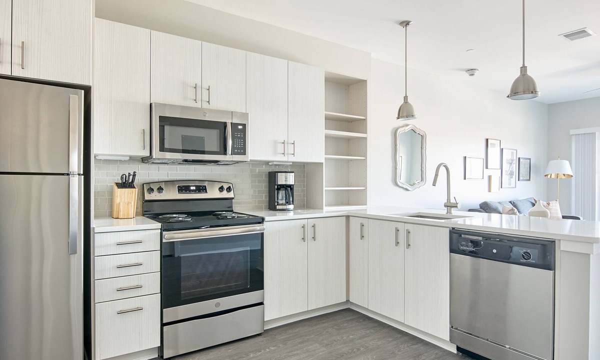 Hillsboro West End Apartment | Sonder Belcourt | One-Bedroom Apartment w/Balcony