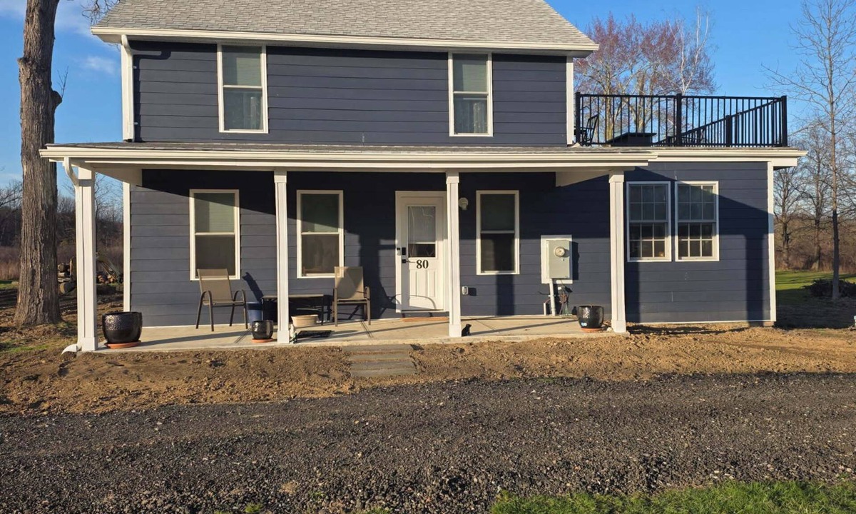 Stone Ridge House | Spacious 2-bedroom house in Stone Ridge with outdoor patio with beautiful view.