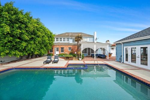 Pico - Robertson House | Spacious 5BR LA Villa with Pool Spa & Game Room