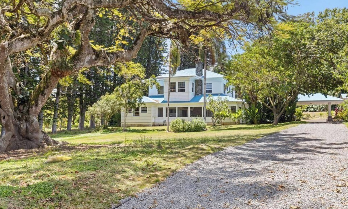 Hawi House | Spacious 6-bedroom house in brilliant Hawi with WiFi, fitness room