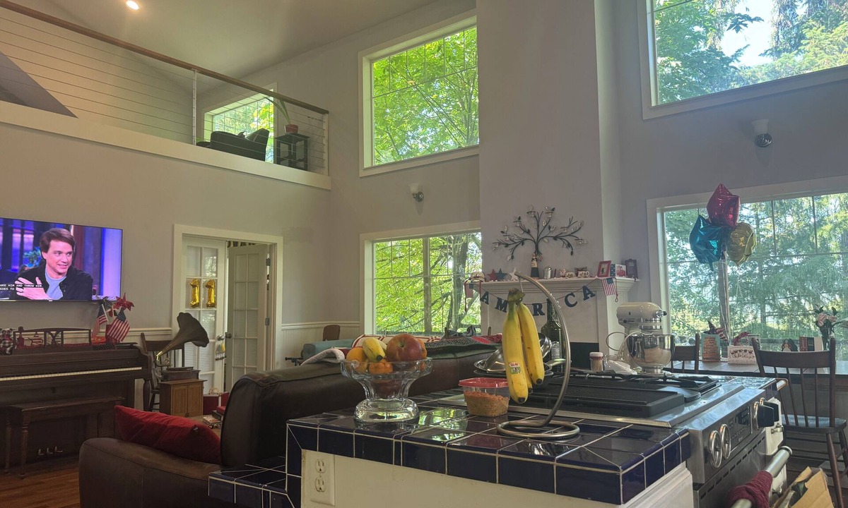 Southeast Eugene House | Spacious home connected to Spencer’s Butte hiking trails