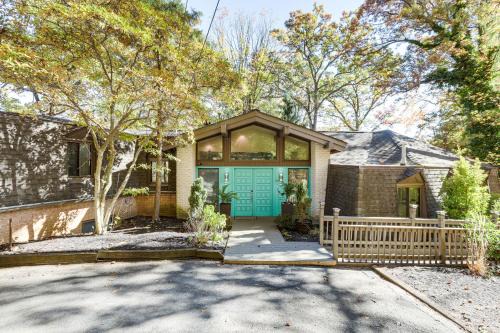 Gulph Mills House | Spacious King of Prussia Home w/2 Game Rooms