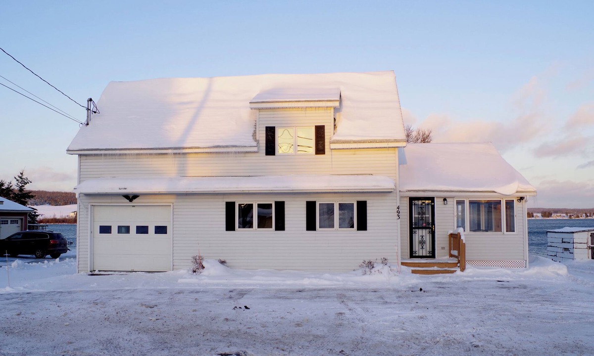 Fort Kent Mills House | Spacious Lakeside house on Long Lake Saint Agatha!