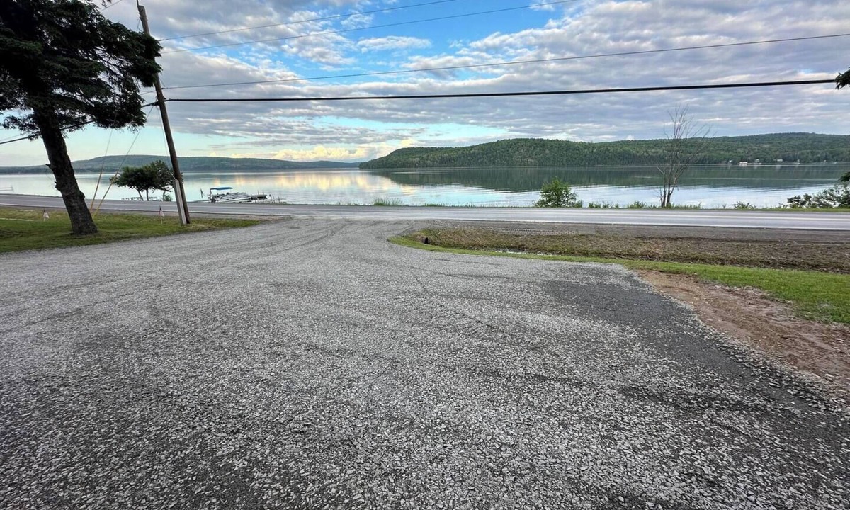 Saint Agatha House | Spacious Waterfront Property 15+ Guest 5-bedroom house in Sinclair, Maine