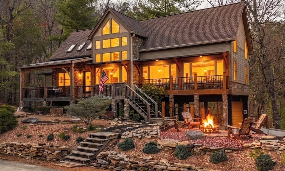Townsend Cabin | Spectacular Mtn view ☛Hot Tub ☛Fire pit ☛Sleeps 13 ☛