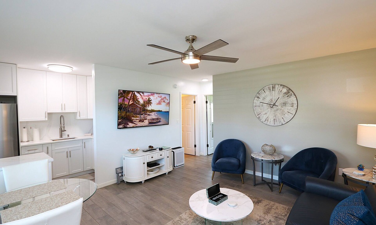 Marco Island Condo | Stunning Fully Renovated 1-Bedroom Condo in the Heart of Marco Island