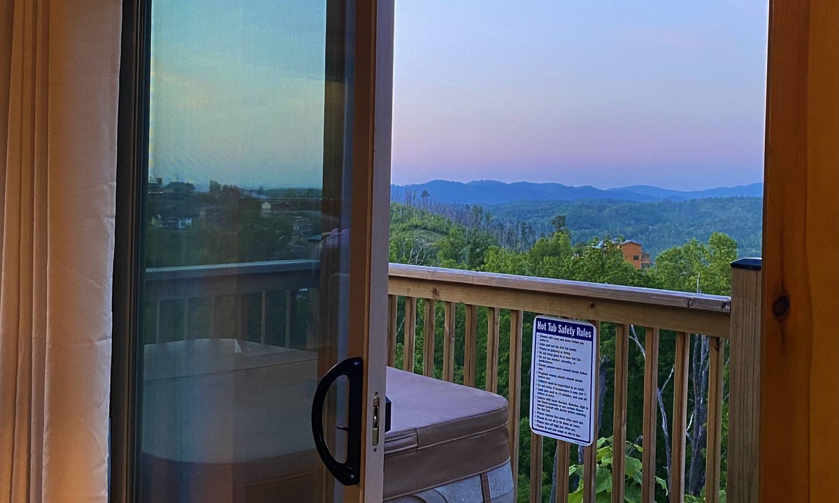 Chalet Village North Ski Chalet | Sundancer Chalet - Majestic Views! GSMNP 2BR/2BA+Loft