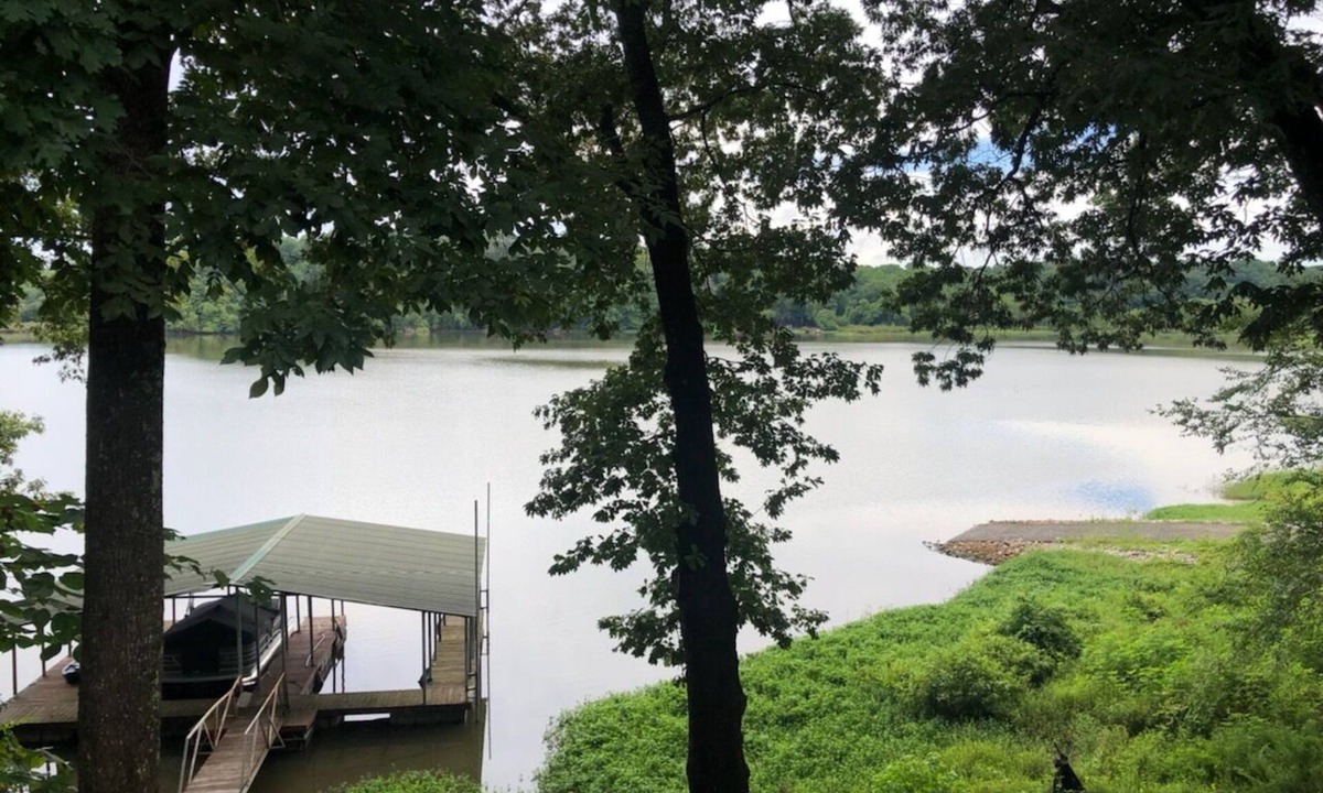 Camden House | Sunset Cove - Waterfront - Private Slips - Relax & Unwind on KY Lake - TN River