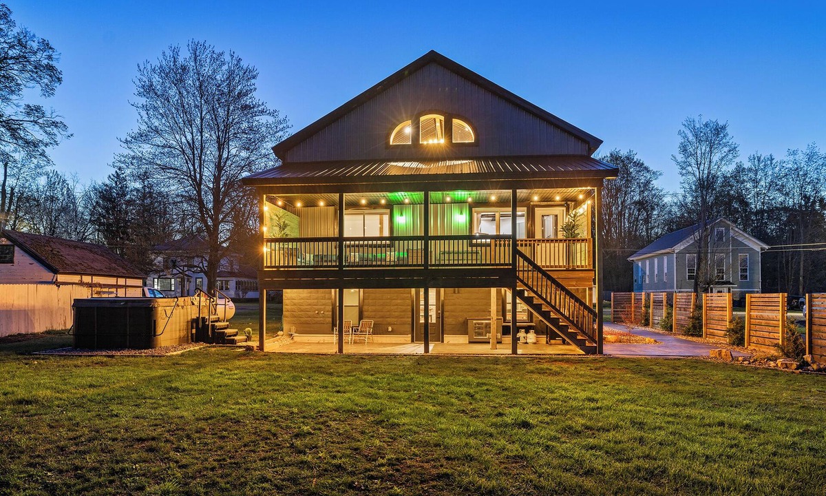 North Bay House | Sylvan Beach Sanctuary - Spacious 4-bedroom house in amazing Blossvale with AC