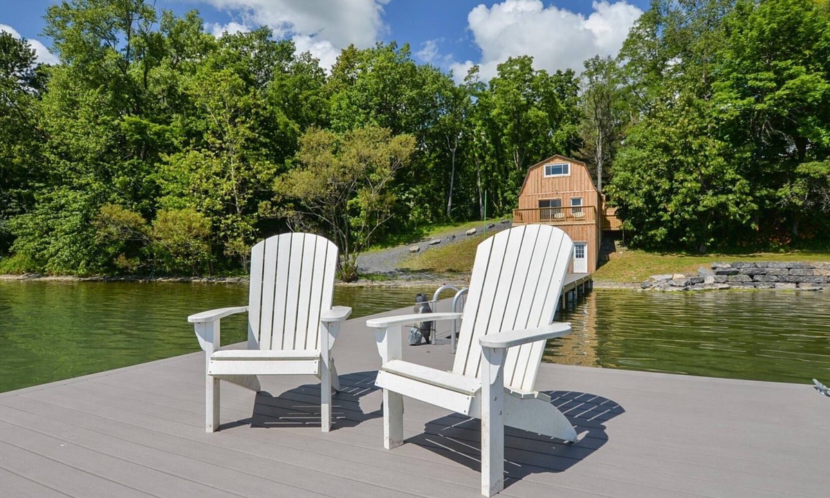 Romulus Cottage | The Boat House: Wine Country + Lake Living + Perfect Couples Retreat!