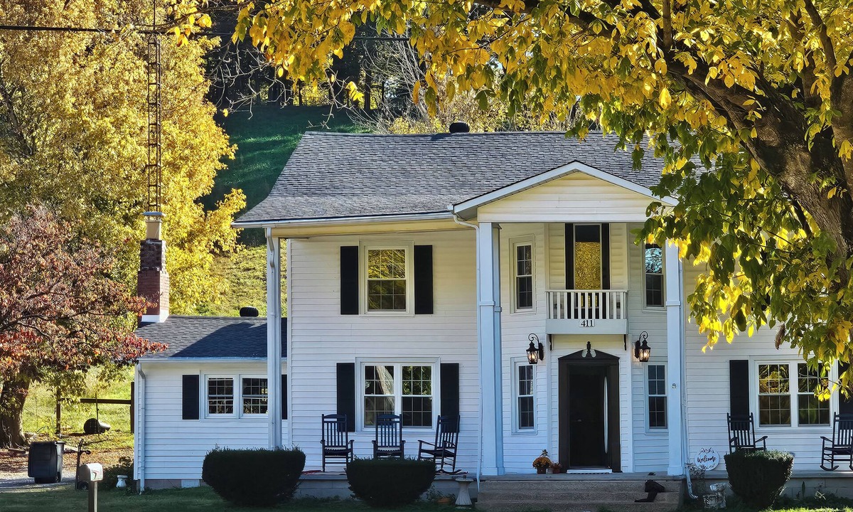 Red Boiling Springs House | The Hudson House, Country Colonial Retreat