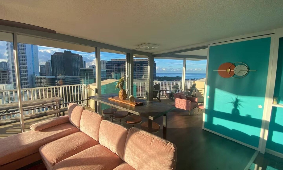 Ala Moana Condo | The Jetsons Sunset Penthouse - Iconic Birds Nest - Urban Retreat Honolulu