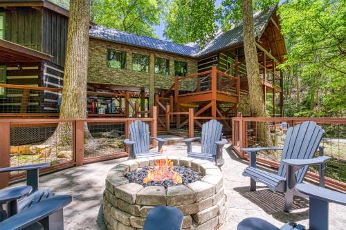 Sevierville Ski Chalet | The Lodge At Whiskey Falls- Prefect for some R&R - 75 Ft water fall, Theater Game room
