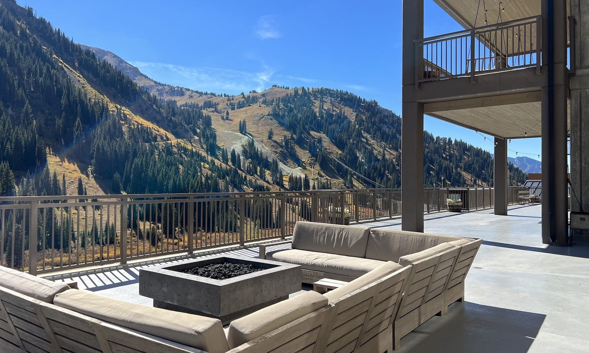 Salt Lake Mountain Resorts Cabin | The Snowpine Lodge