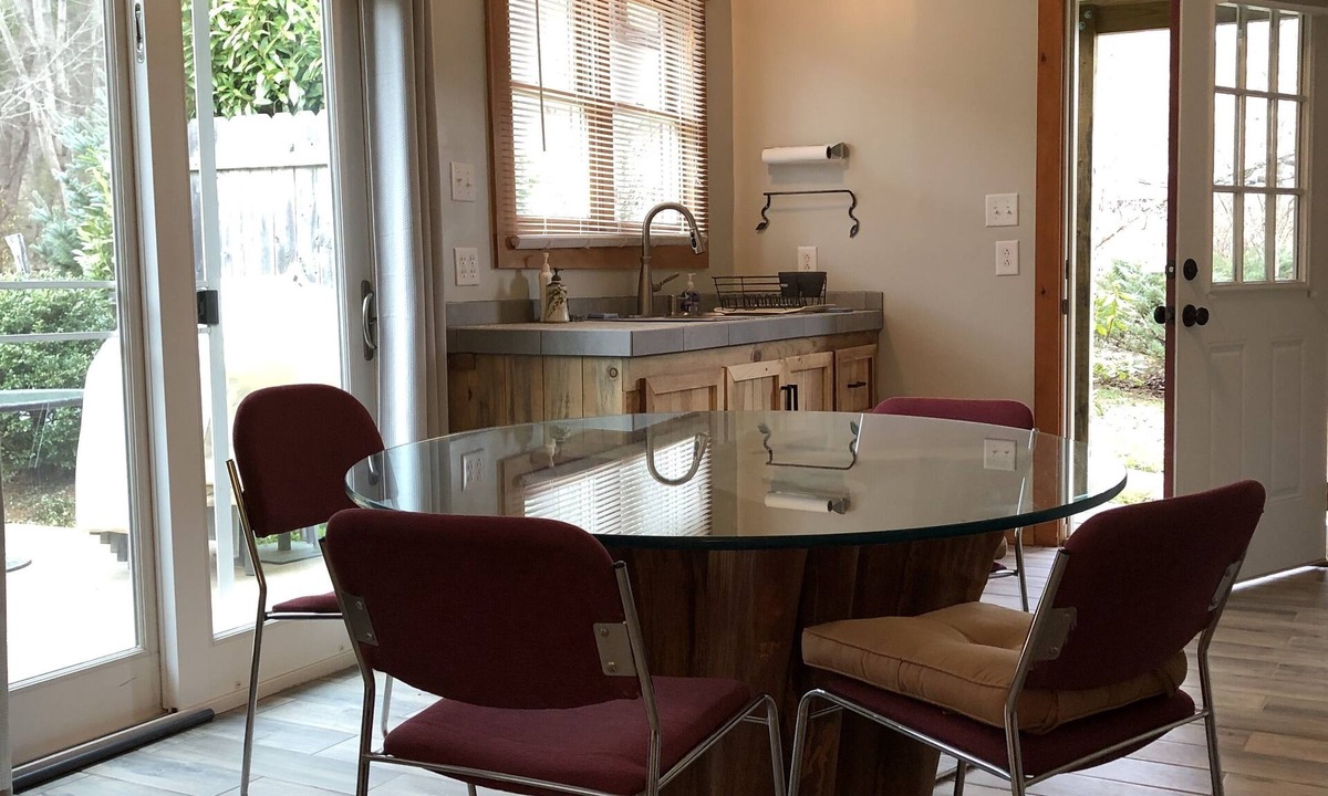 Hot Springs Apartment | The Studio at Gallery339, cozy, inspiring, perfect for mountain activities